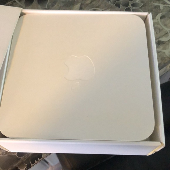 AirPort Extreme 802.11n WiFi - Picture 4 of 8